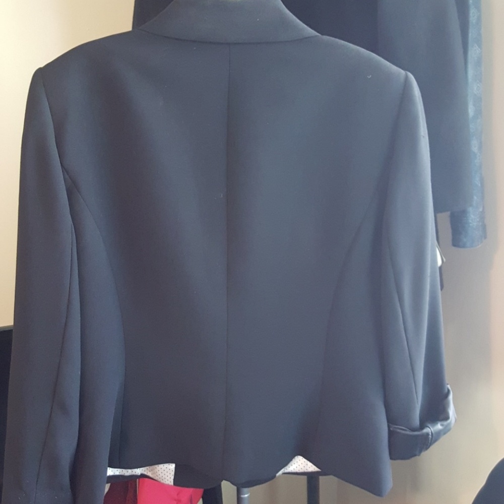 Black jacket - Picture 4 of 4
